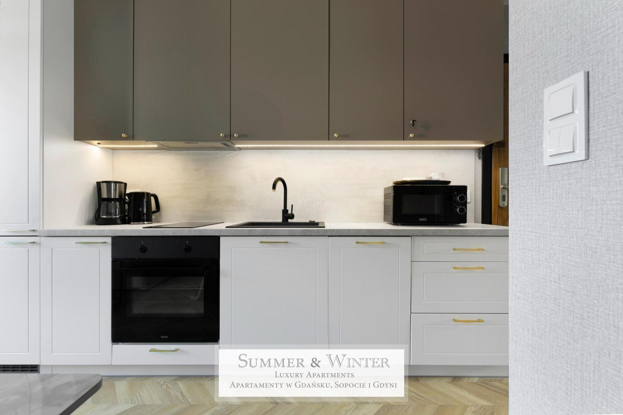 4 Stars, New Luxury Butterfly & Bike Apartments, Gdynia Orlowo, 15 Wyposazonych Mieszkan, Z Sypialnia, Winda I Platnym Parkingiem, Wysoki Standard Summerwinter, Blisko Molo Orlowo, Drog Rowerowych, Stadniny I Golf Park Esterno foto
